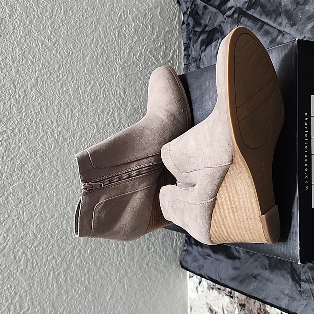 Womens size 10  wedge suede ankle boots.  Mushroom gray/tan